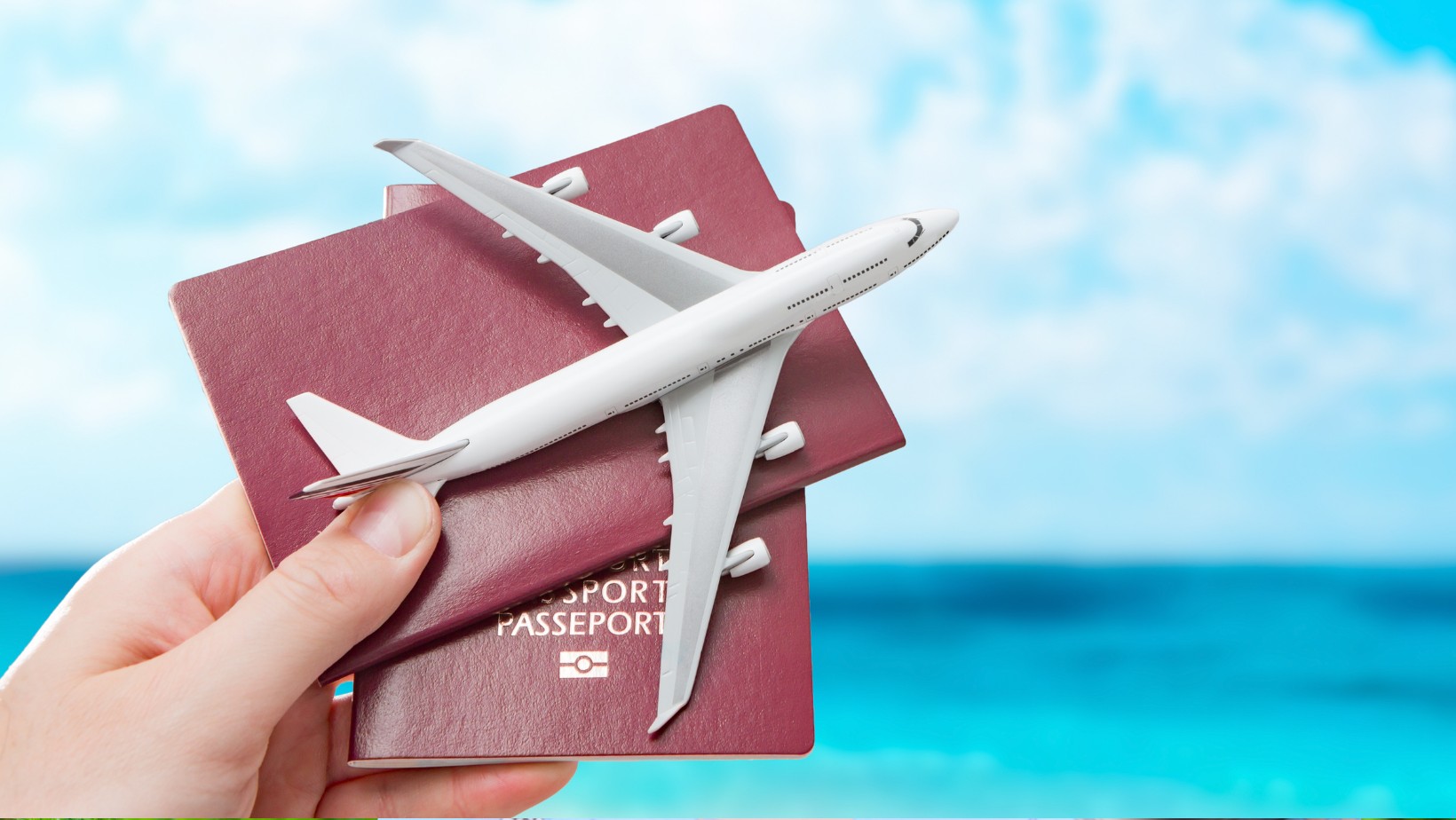 Rewolucja na polskich lotniskach! Teraz pełny paszport wyrobisz… tuż przed wylotem