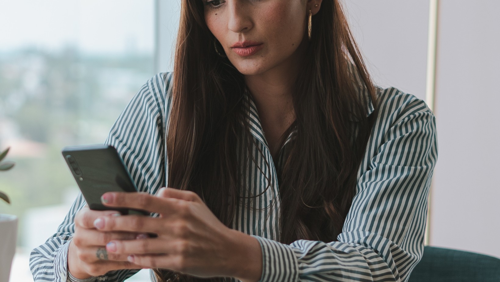 Pracownice nie nosiły stanika i zostały zwolnione?