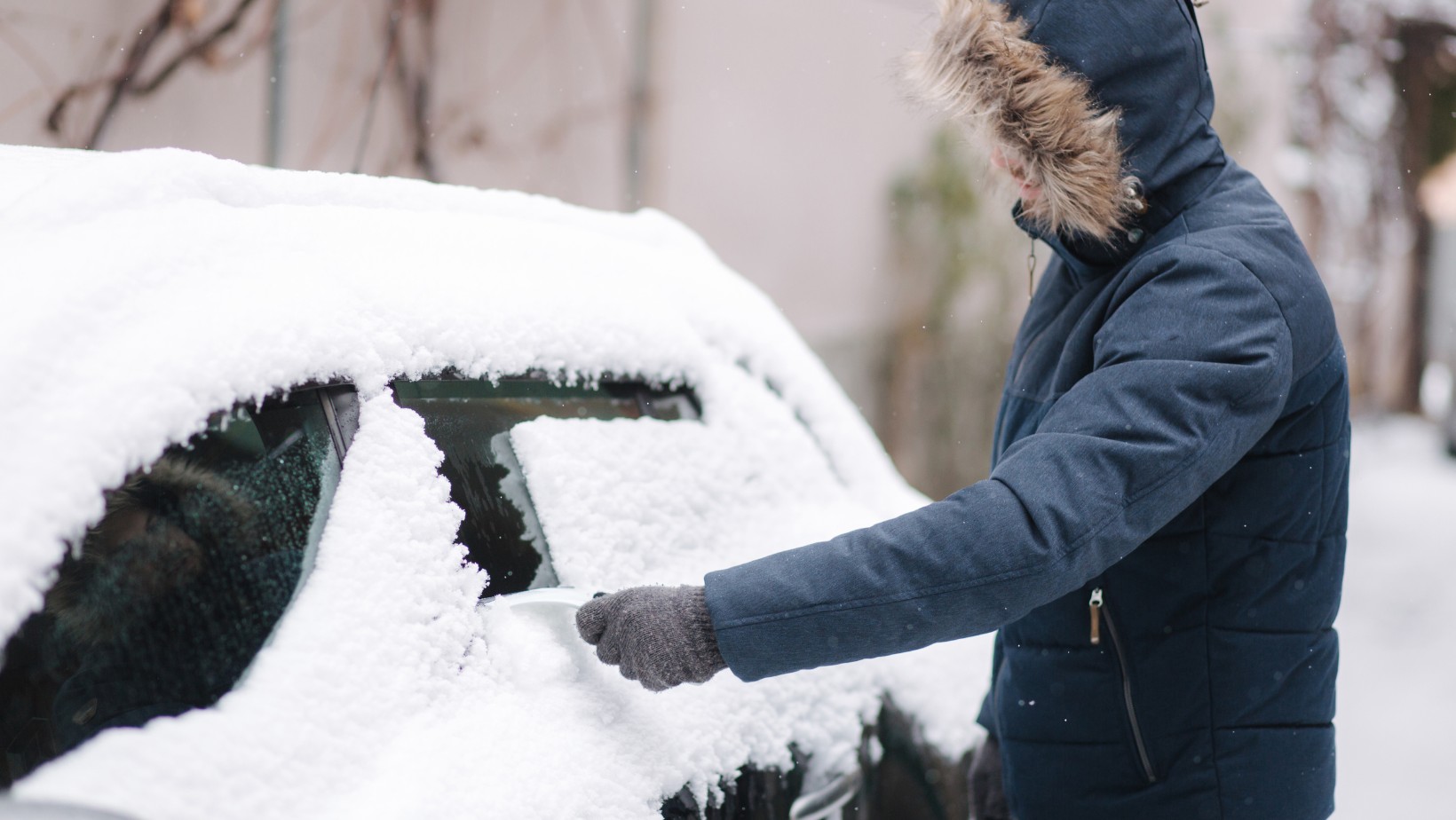 Nie odśnieżasz auta lub chodnika? Dostaniesz srogi mandat!