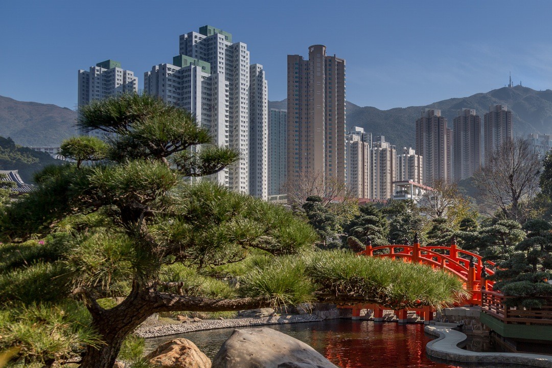 Jej głowa była otulona papierosowym dymem, a dusza pijana i …