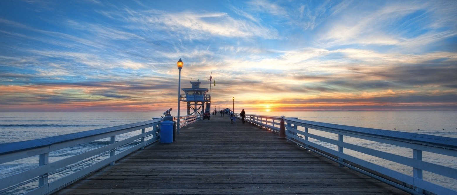 Ponieważ czas nie istnieje, my przemijamy. I kiedy tak przemijamy, …