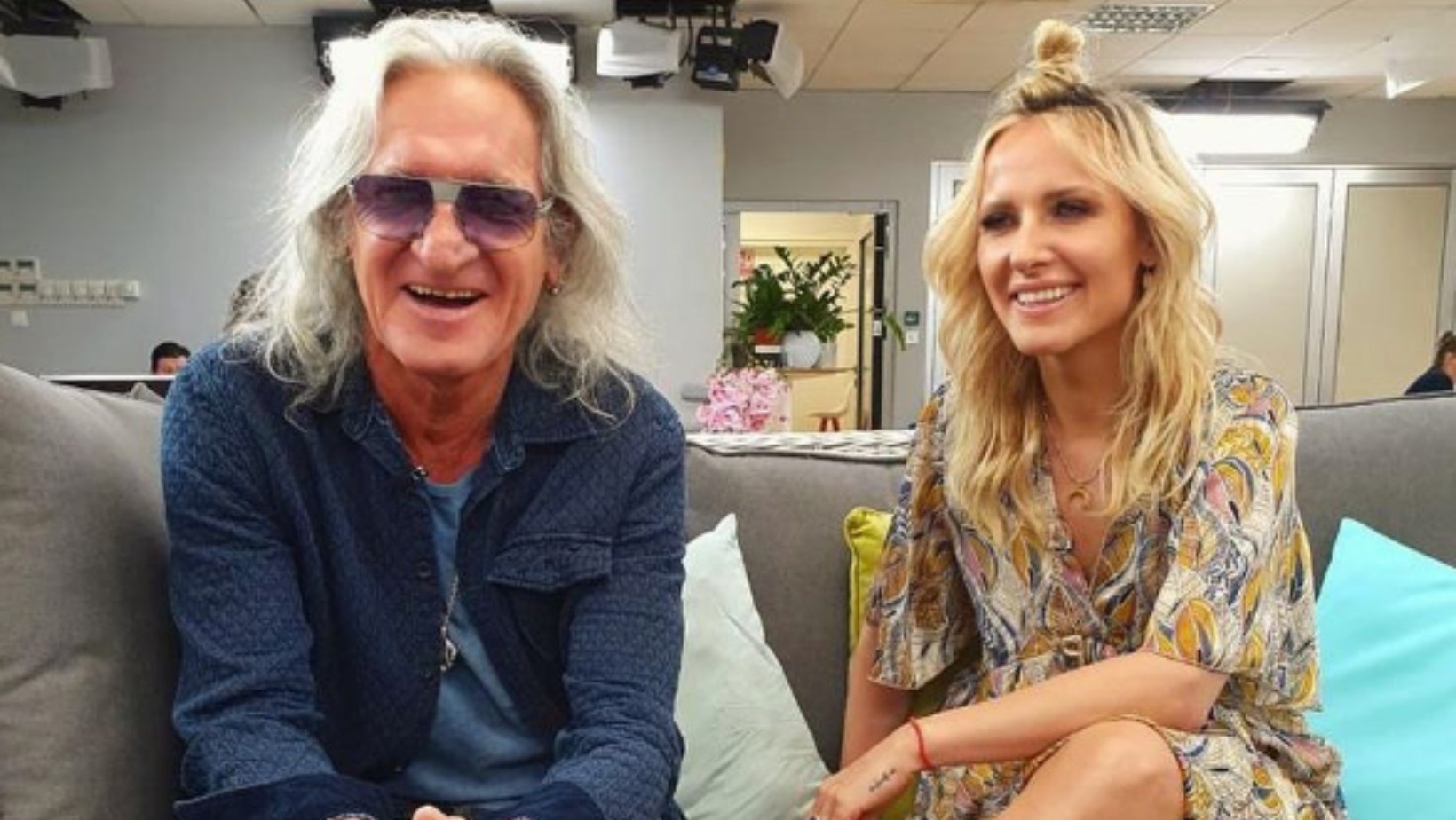 Grzegorz Markowski pożegnał się ze sceną… Teraz opiekuje się nim córka.