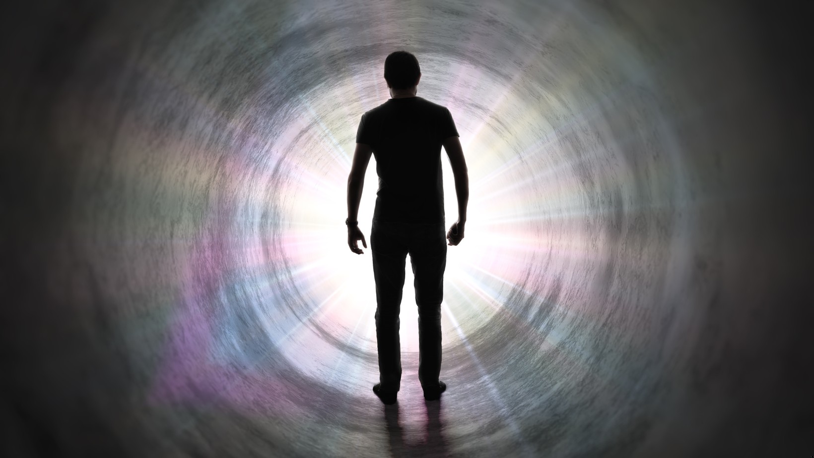 Co się z nami dzieje, gdy umrzemy? Książka „Nieskończone życie. Podróż duszy po śmierci”