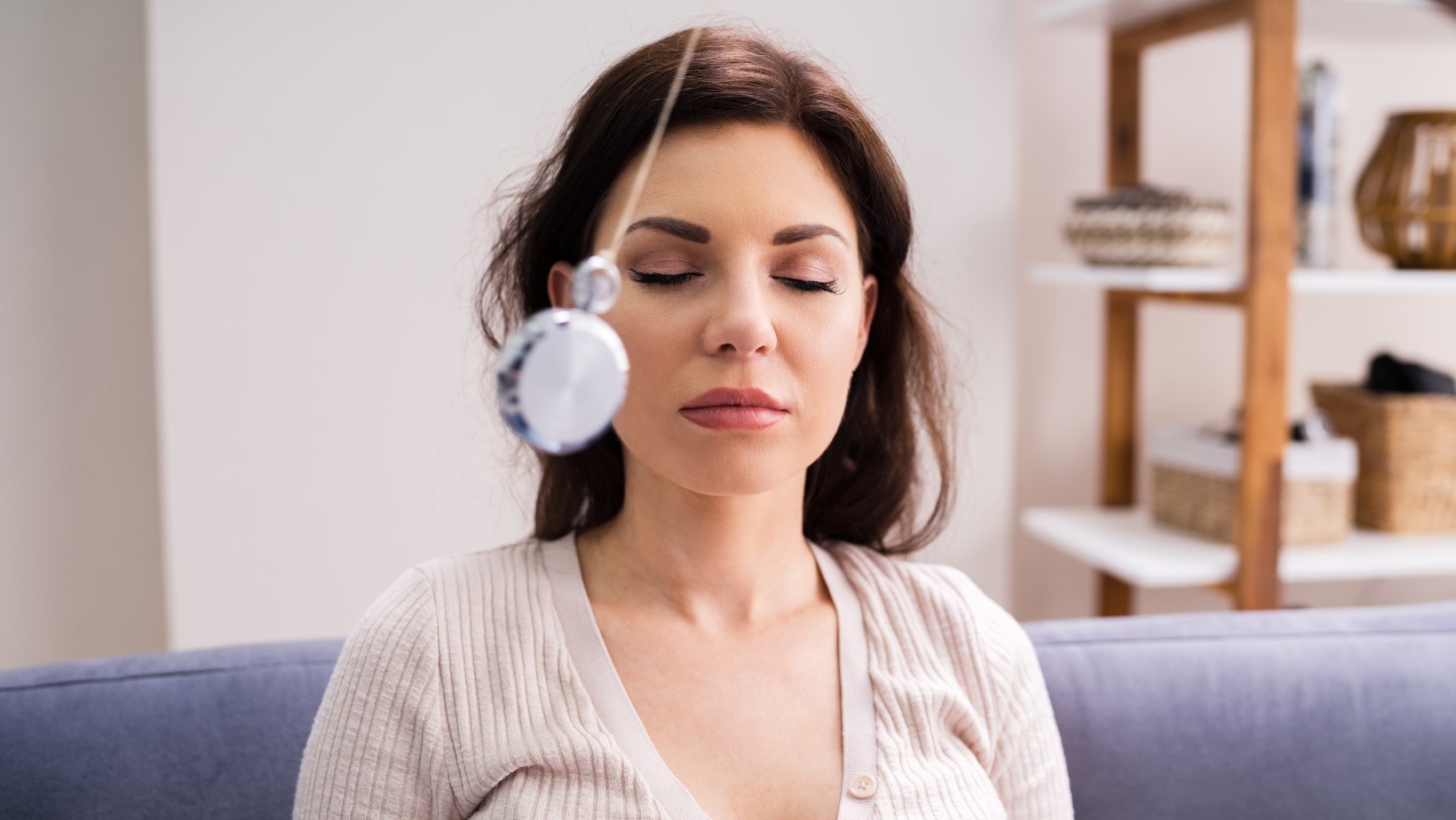 Jak działa hipnoza? Jakie schorzenia można nią wyleczyć?