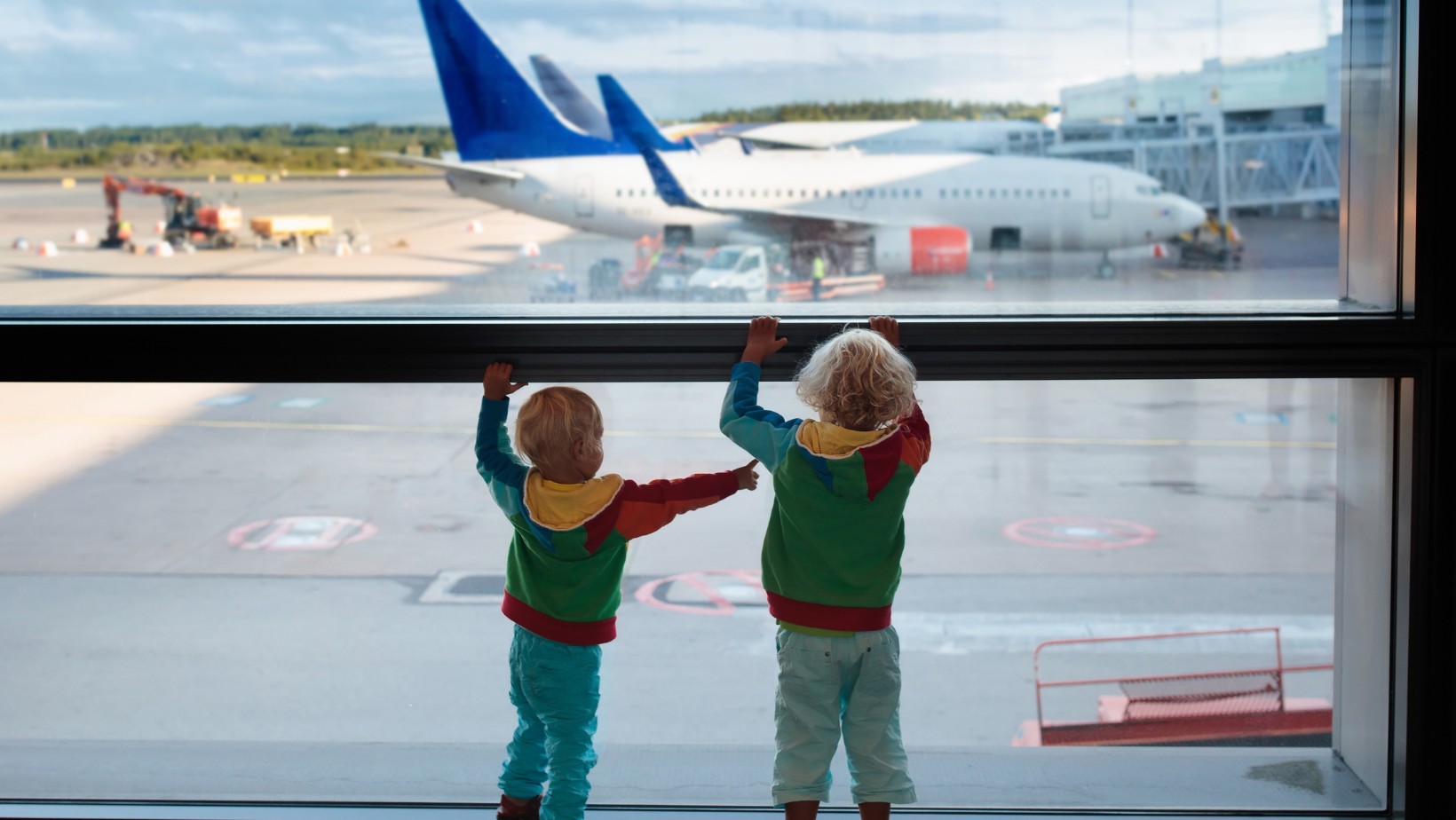 Zdjęcie 10-latek został sam na lotnisku a rodzice polecieli na wakacje! #1