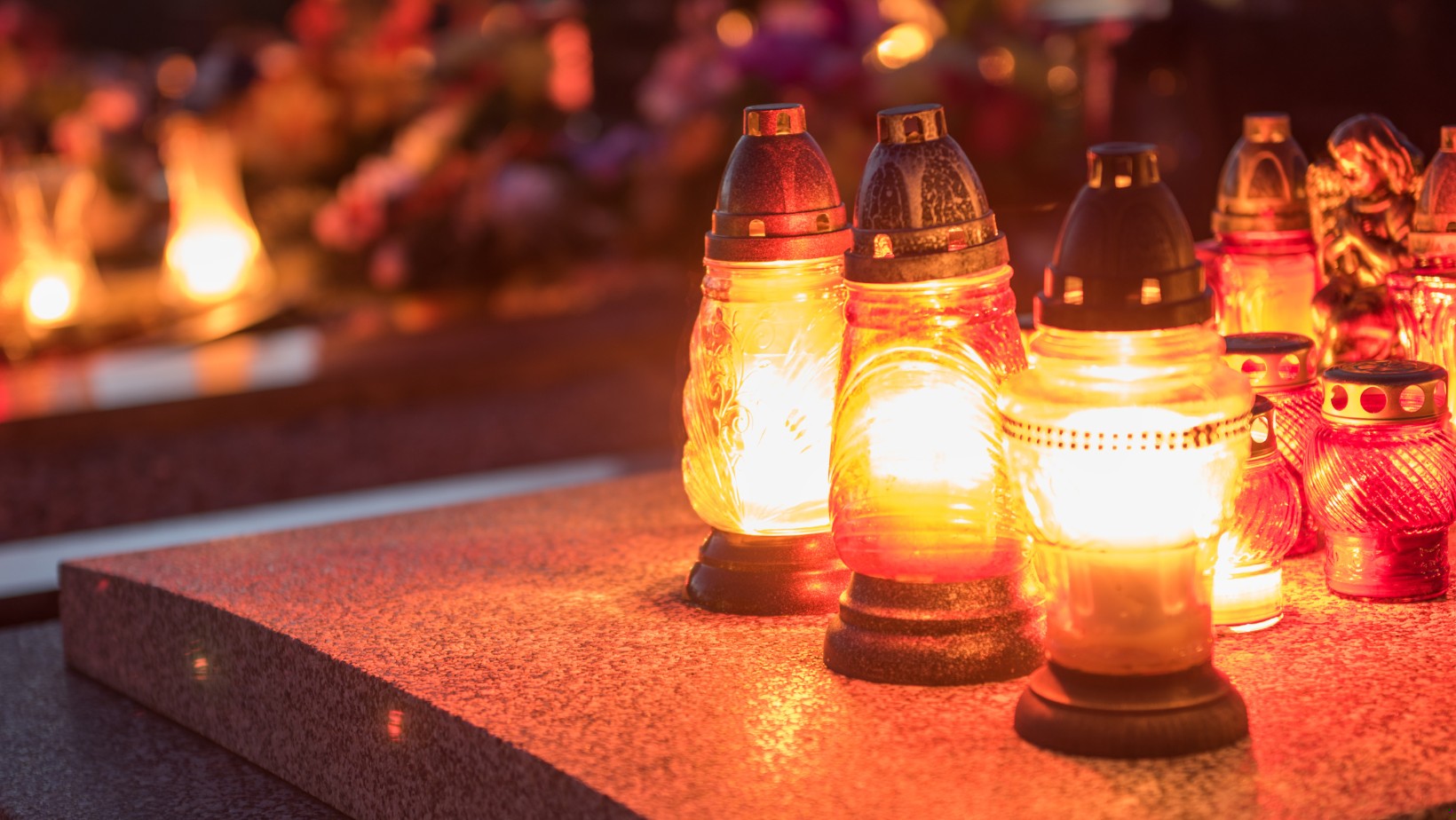 15 refleksyjnych cytatów o przemijaniu na Wszystkich Świętych