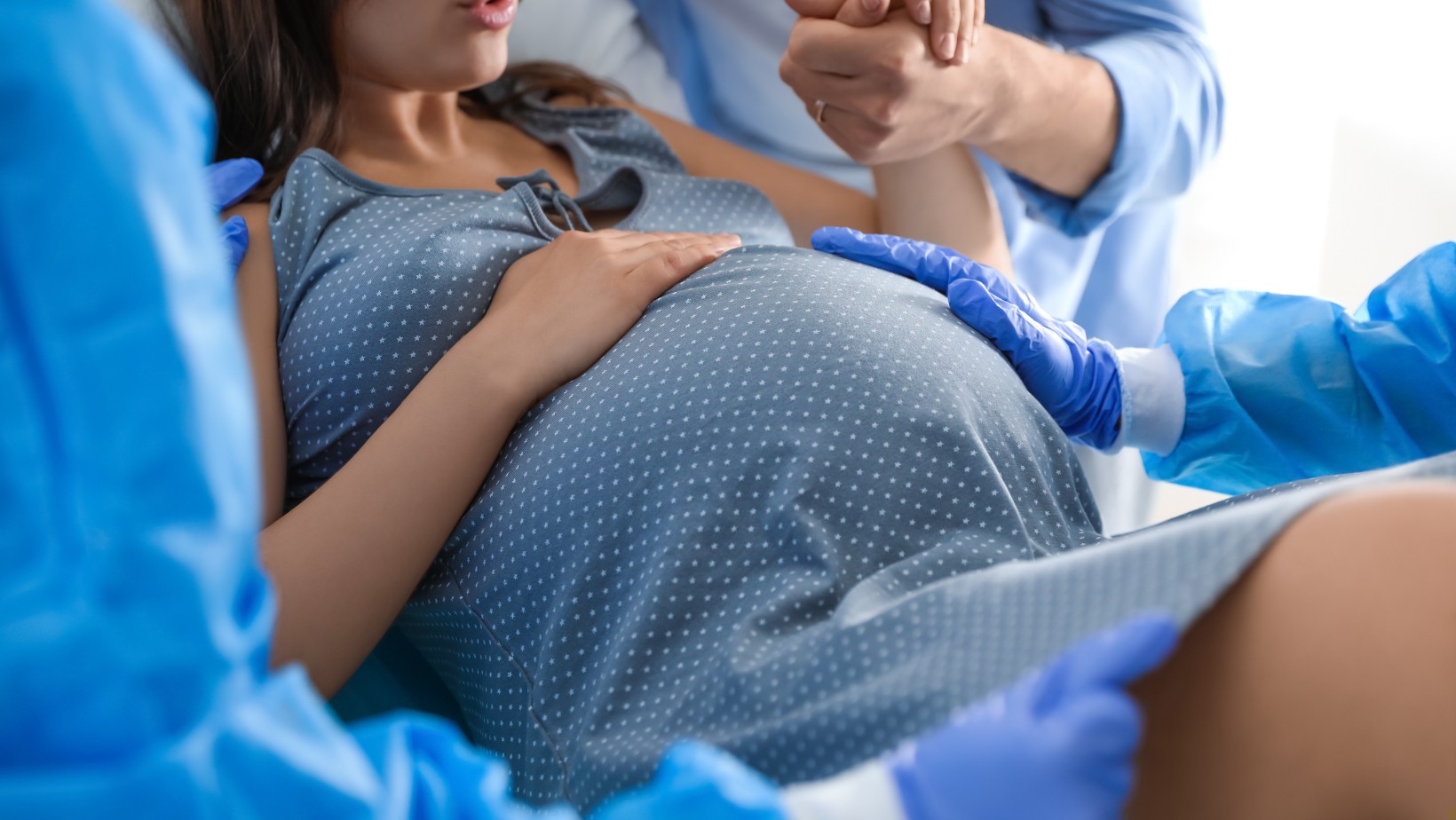 „W ciele pacjentki znalazła…” – Historie z porodówki szokują