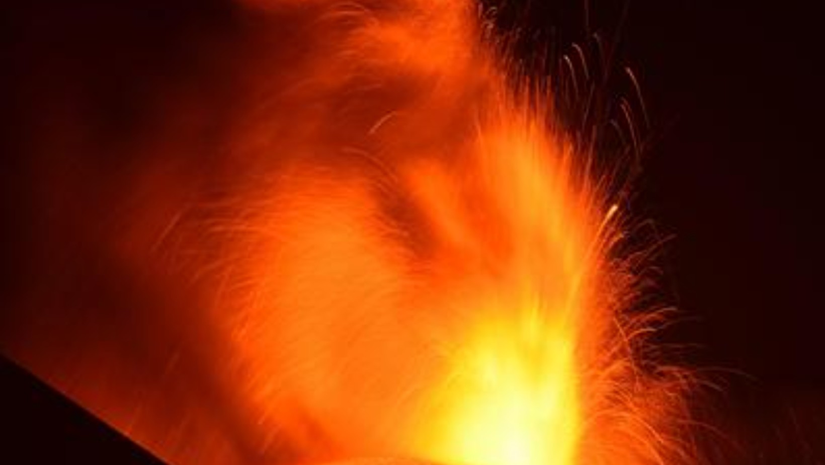 Alarm we Włoszech! Silne erupcje dwóch wulkanów!