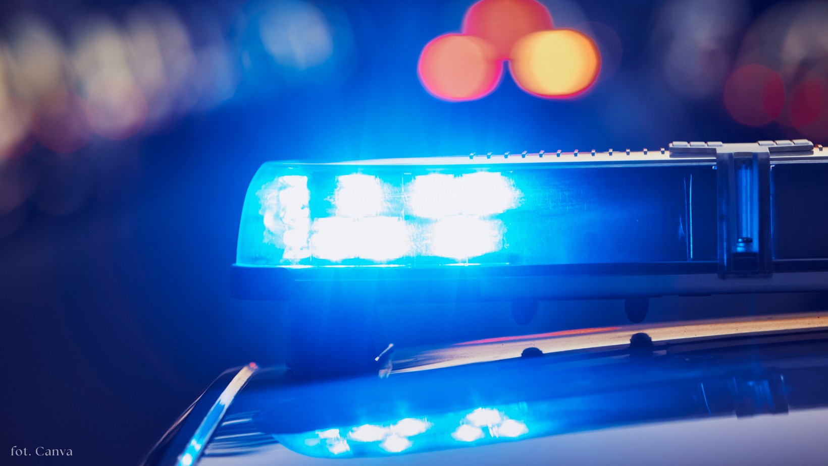 Zdjęcie Myśleli, że to pijany kierowca-  policjanci nie zauważyli, że mężczyzna ma udar! #1