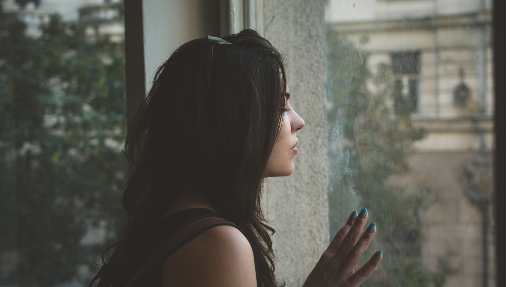 Kwiecień pełen wyzwań: Jak radzić sobie z wiosennym lękiem i niepewnością?