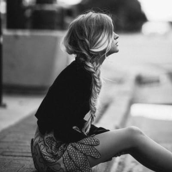 Miała straszną ochotę powiedzieć mu jak najbanalniejsza z kobiet: nie …