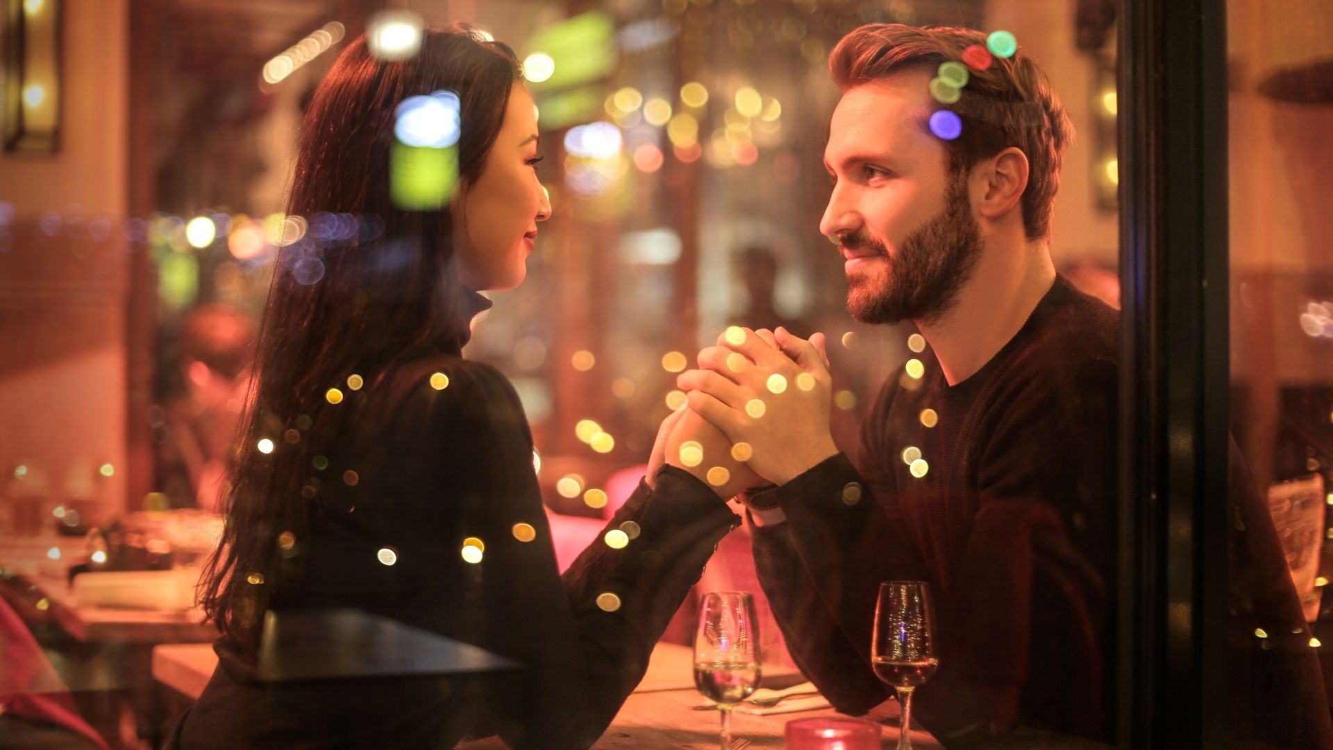 Zalety i wady długiego randkowania. Długie randkowanie- tak czy nie?