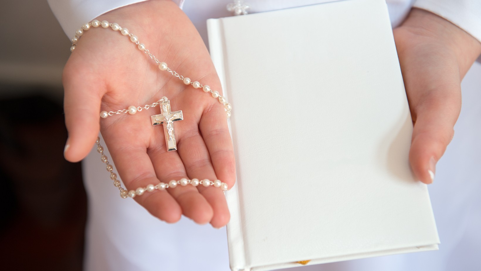 Podatki od prezentów komunijnych?! O tym rodzice powinni wiedzieć, aby uniknąć kary!