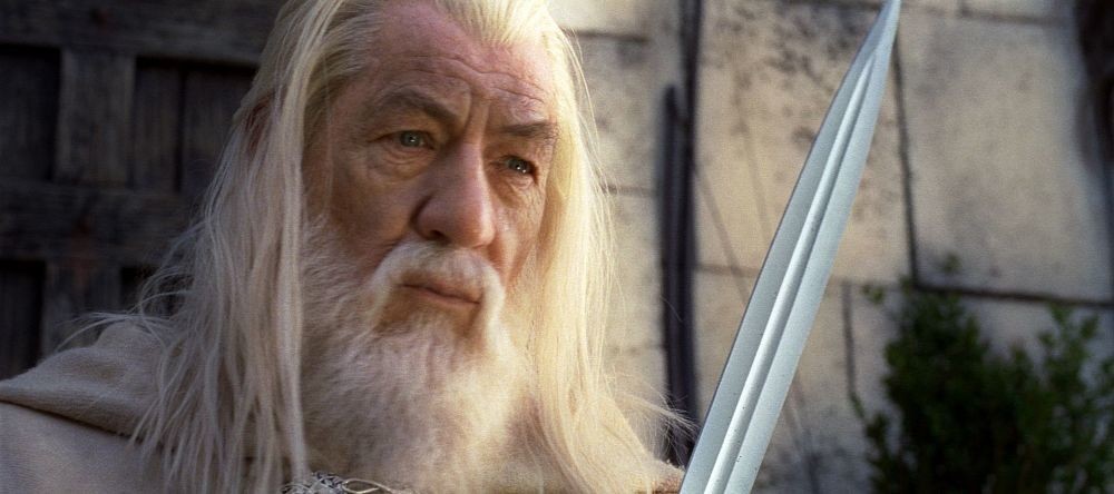 8 refleksyjnych cytatów z epickiej powieści „Władca Pierścieni”, które warto zapamiętać.