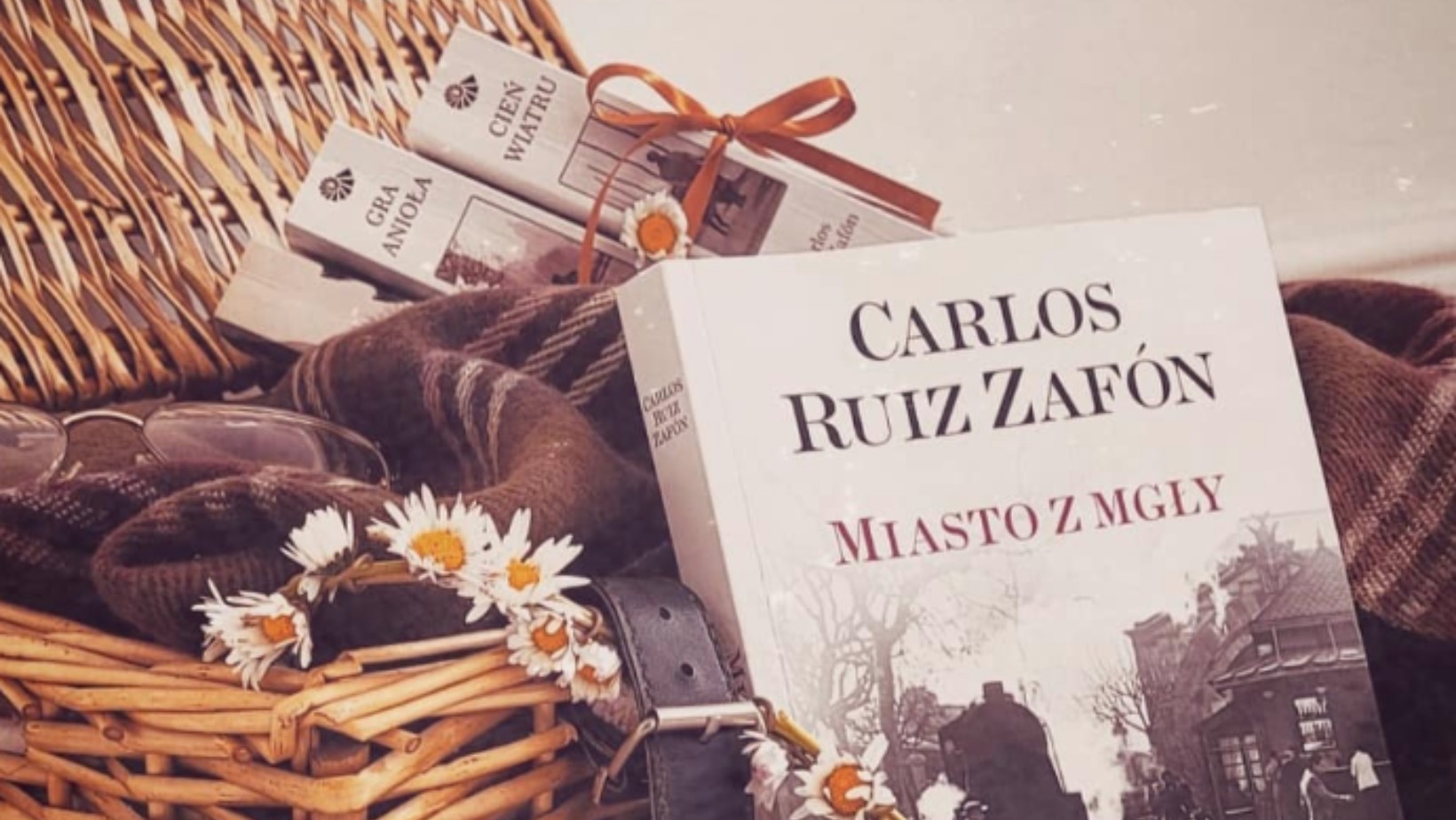 20 cytatów z książki „Cień wiatru”, które zawierają życiową prawdę