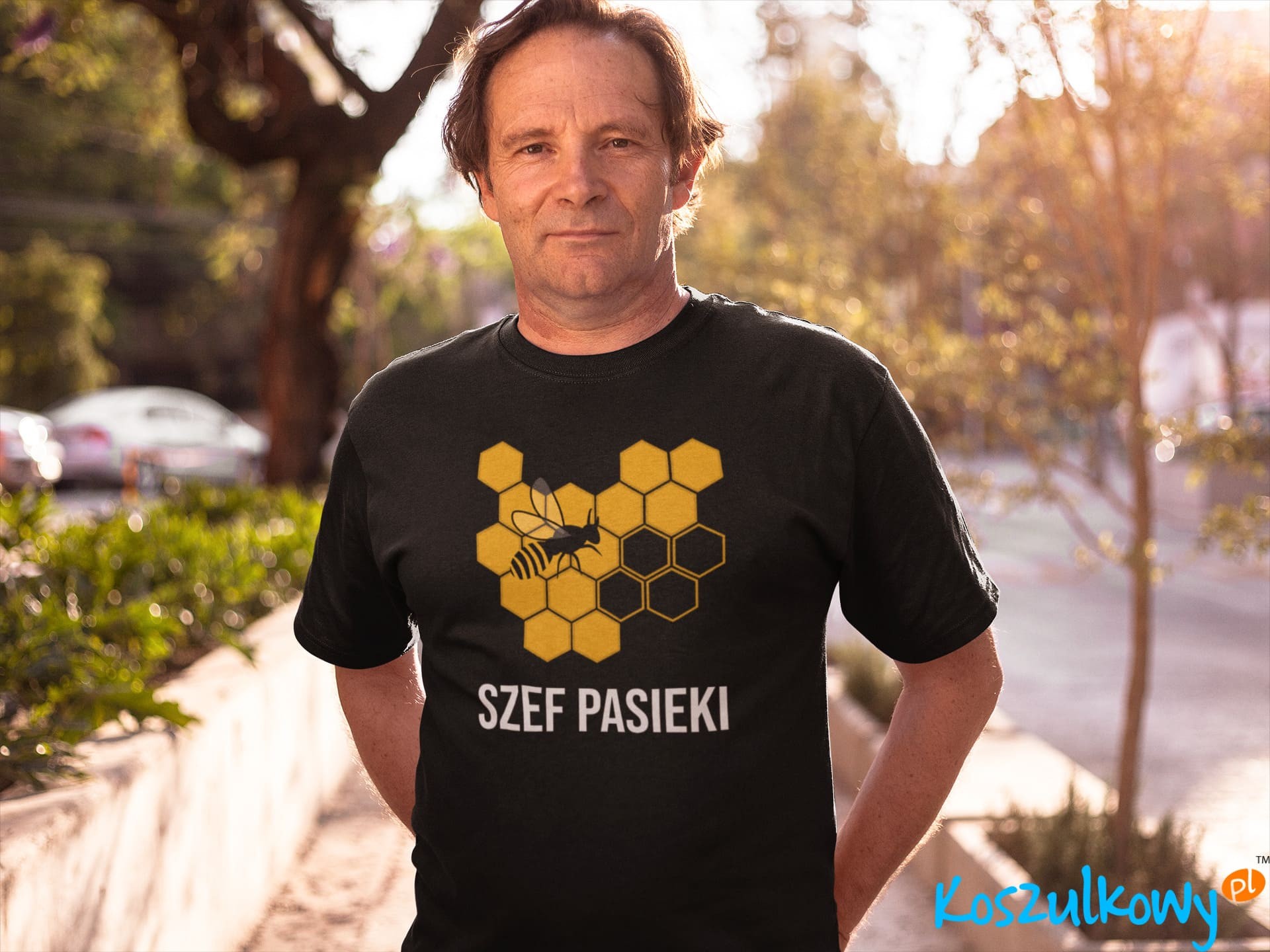 Jak trafić w gust obdarowanego? Postaw na koszulkę ze śmiesznym napisem!