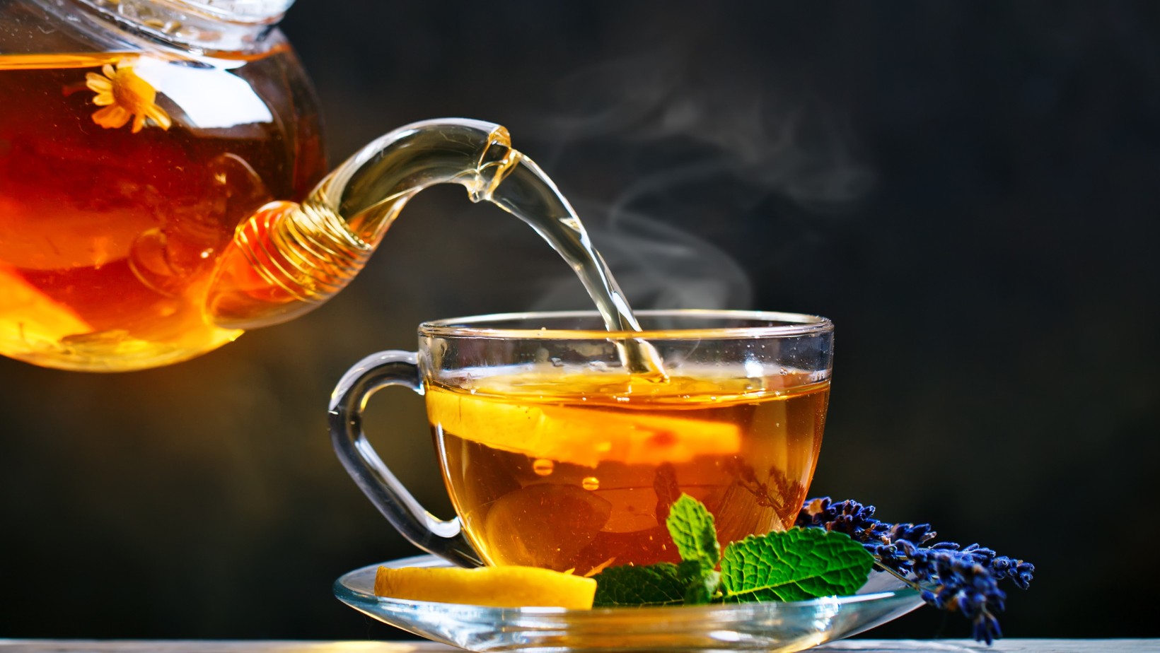 „Zawiera pestycydy!” Popularne herbaty wycofane ze sprzedaży.