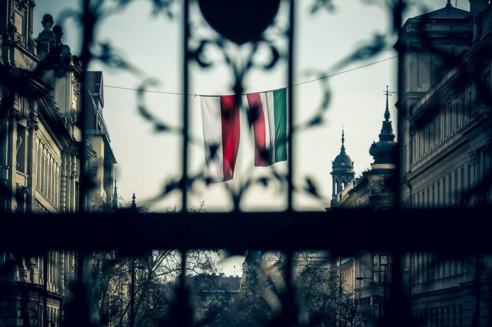 Polak, Węgier, dwa bratanki, i do szabli, i do szklanki.