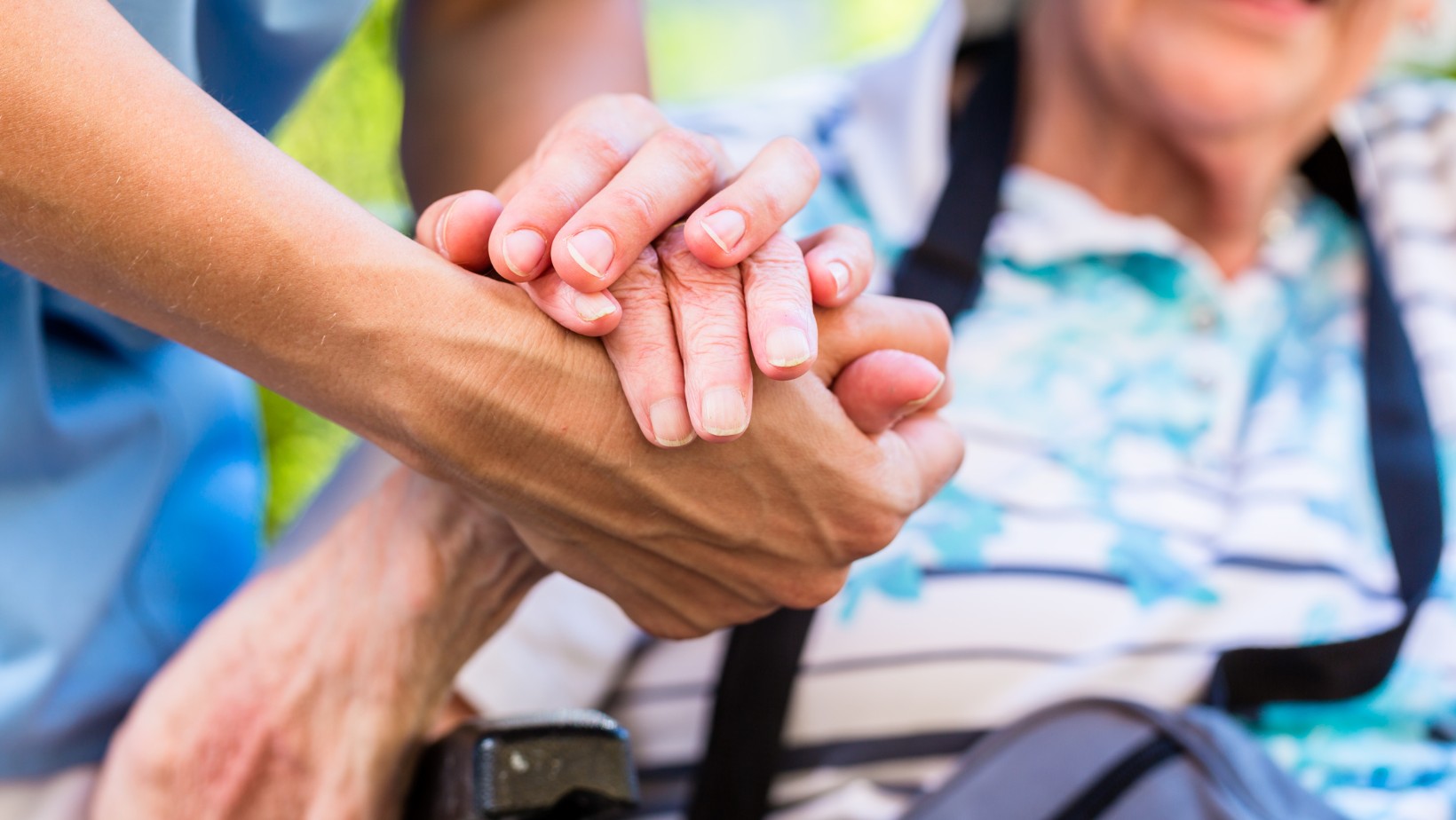 Rządowy bon dla seniorów! 2333 złotych na nowych zasadach, ale nie dla wszystkich!