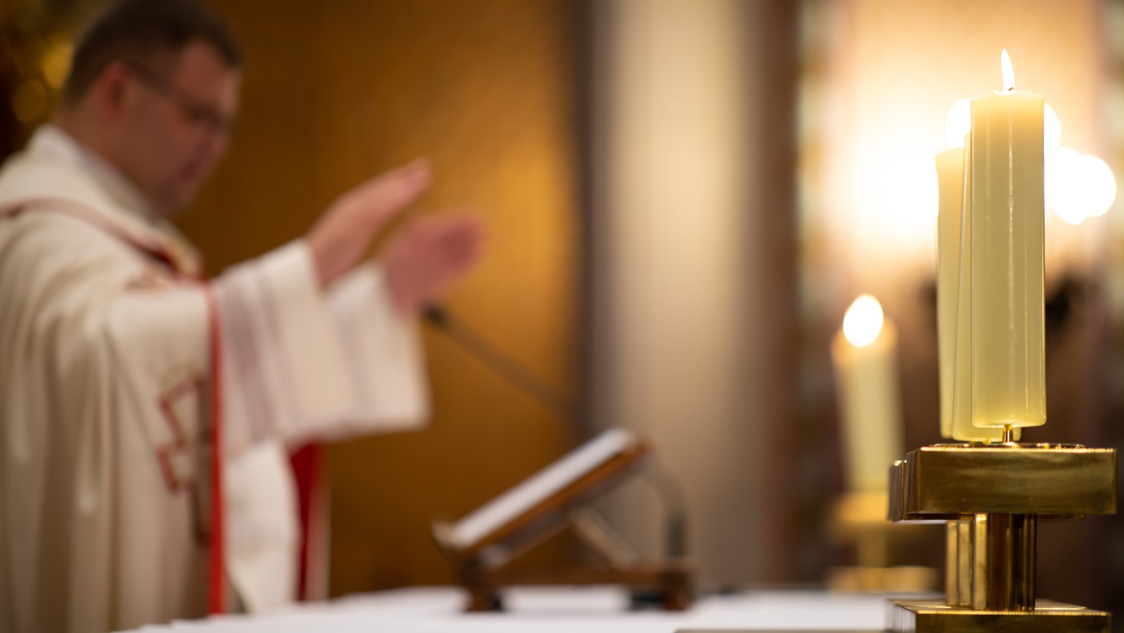 O tej mszy usłyszała cała Polska! Zachowanie księdza wzbudziło wiele emocji!