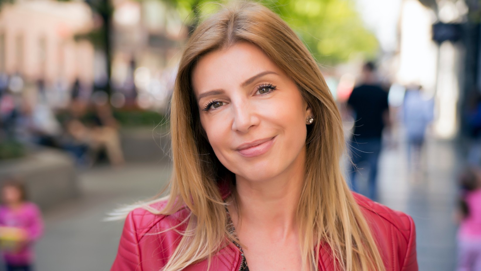 Jak zmienia się psychika kobiety po 30-stce? Eksperci wyjaśniają