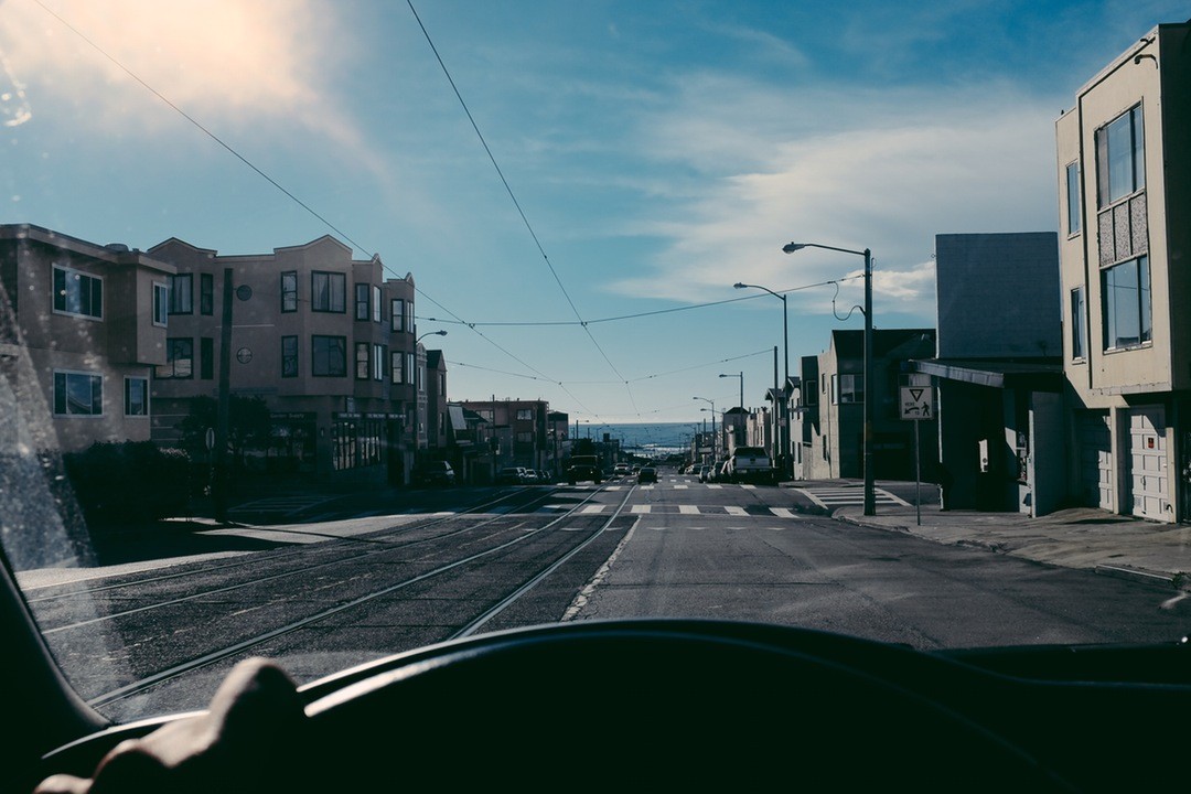 (…) nie tylko kłamstwo jest oszustwem. Może nim być także …