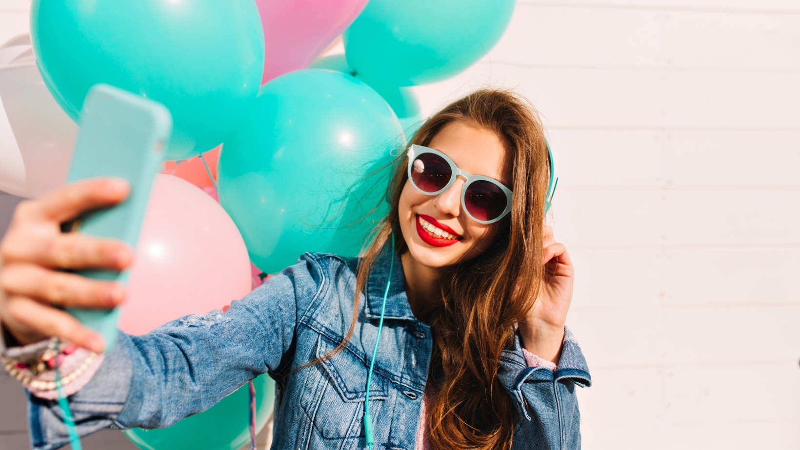 Co zdradza Twoje zdjęcie profilowe na Facebooku? Poznaj wyjaśnienia psychologa!