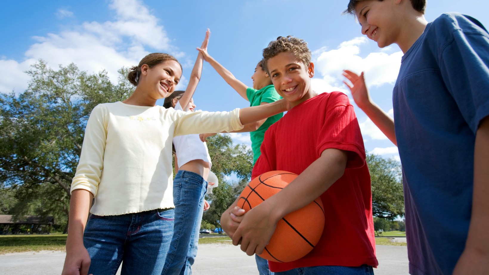 Aktywne Wakacje 2025! Rusza nabór wniosków o dofinansowanie! Kto może skorzystać?