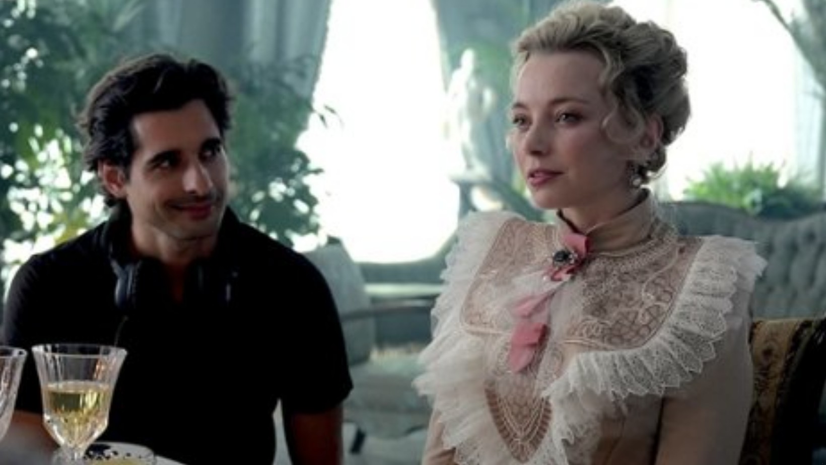 Zdjęcie Kamila Urzędowska zachwyca na planie "Lalki"! Zobaczcie sami! #1