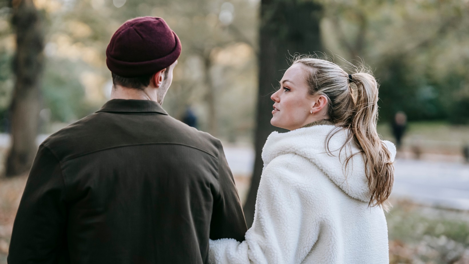 Dlaczego związki rozpadają się jesienią? Oto 5 największych błędów