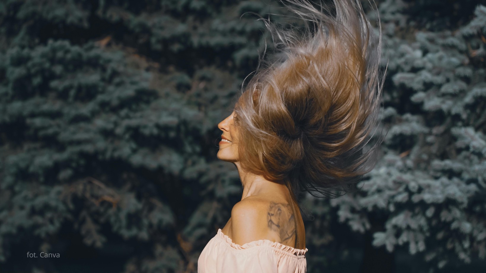 Nadal nosisz długie włosy? W jakim wieku wypada je ściąć?