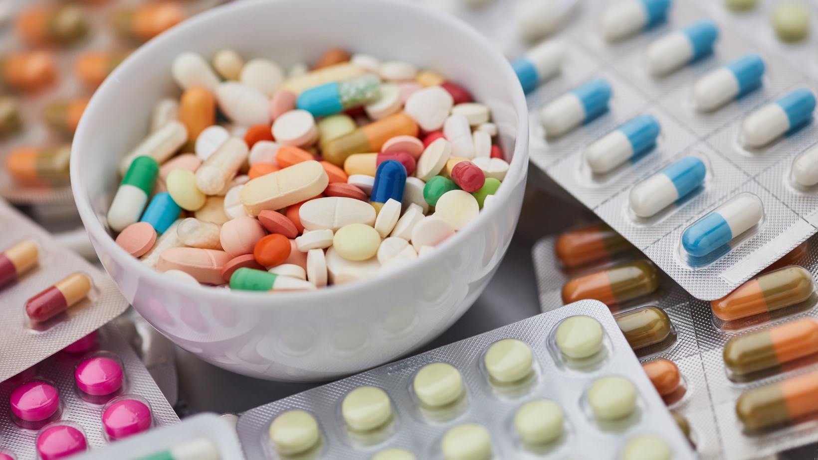 Pilny komunikat GIF! Wycofano popularny lek na przeziębienie!