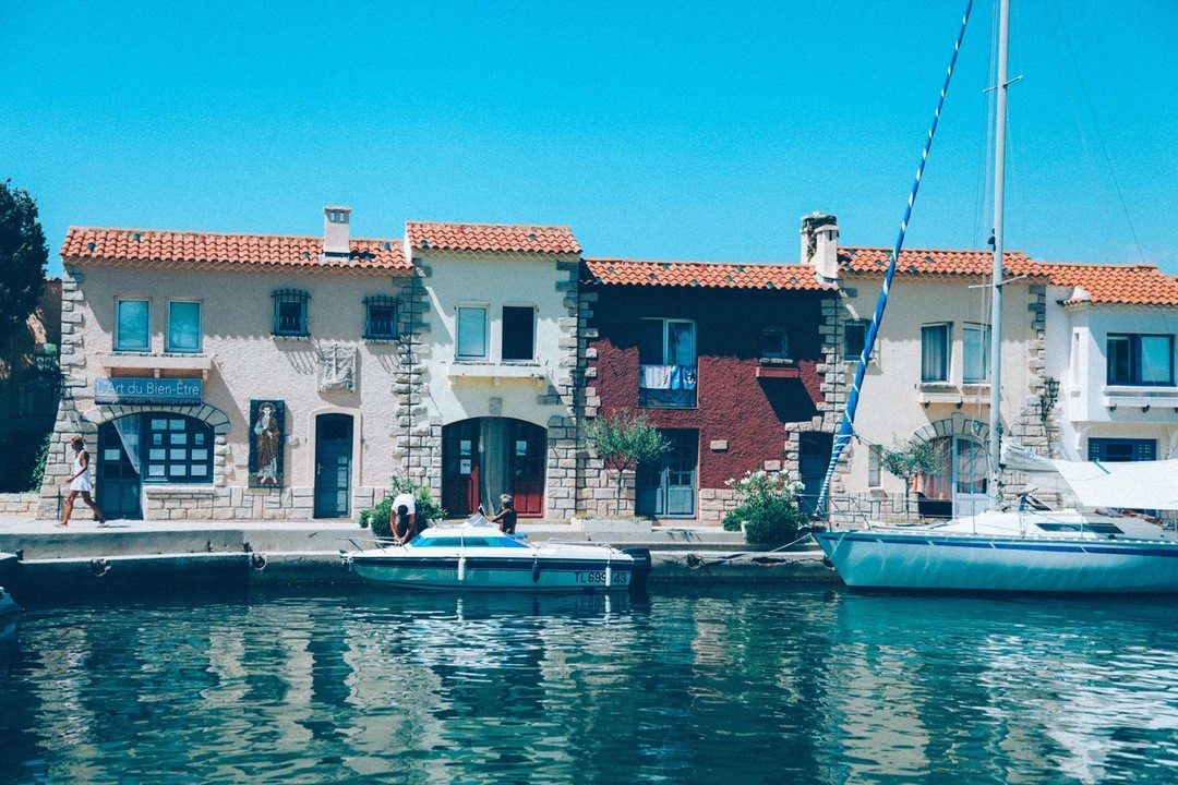 Przywódca nie tworzy pionków – tworzy ludzi.