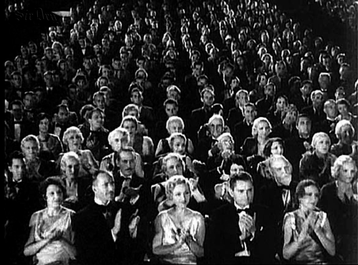 Chcesz zagłuszyć głos swego serca? Zdobądź poklask tłumu.