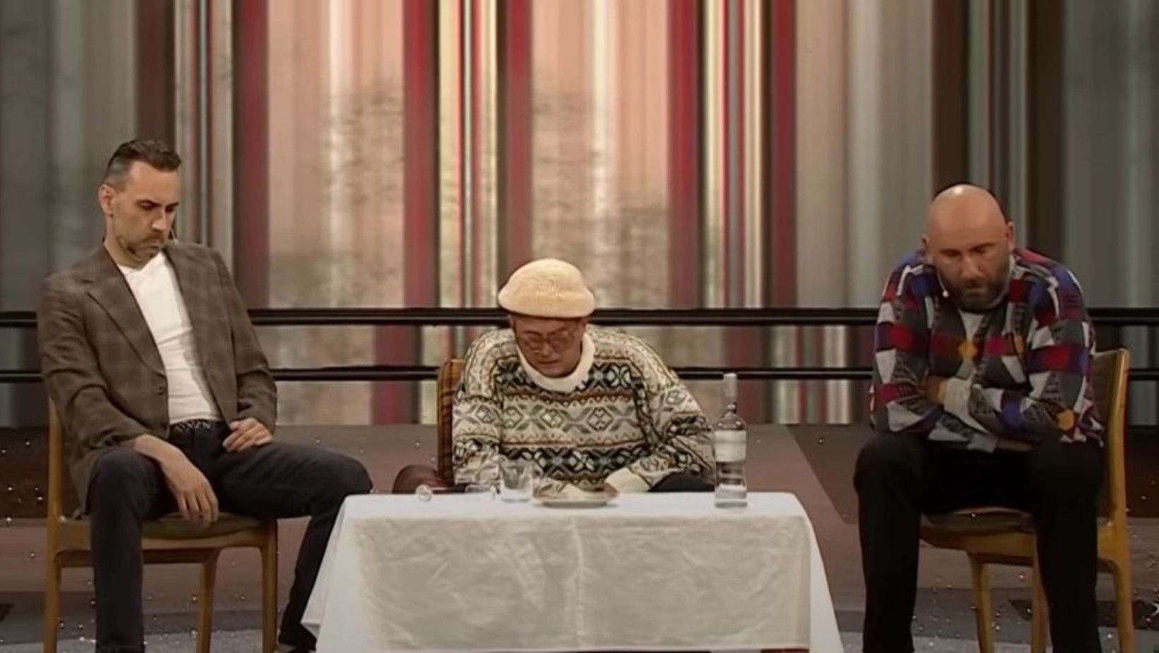 Nowy skecz Neo-Nówki. Ksiądz komentuje: „Dzisiejsze występy kabaretowe to dno i wodorosty”