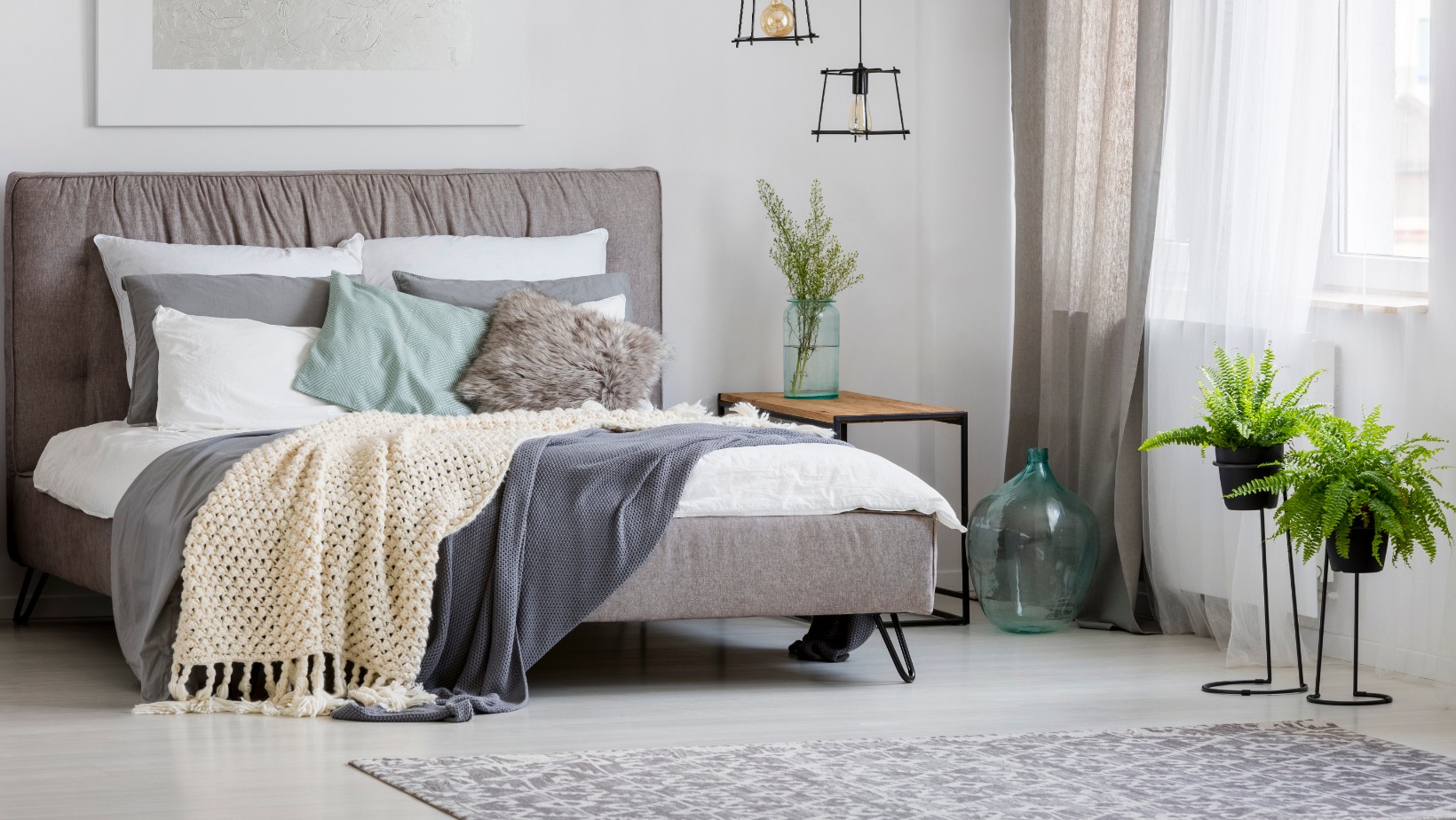 Ten przedmiot w Twojej sypialni może zakłócać Twój sen! Sprawdź, co to jest!