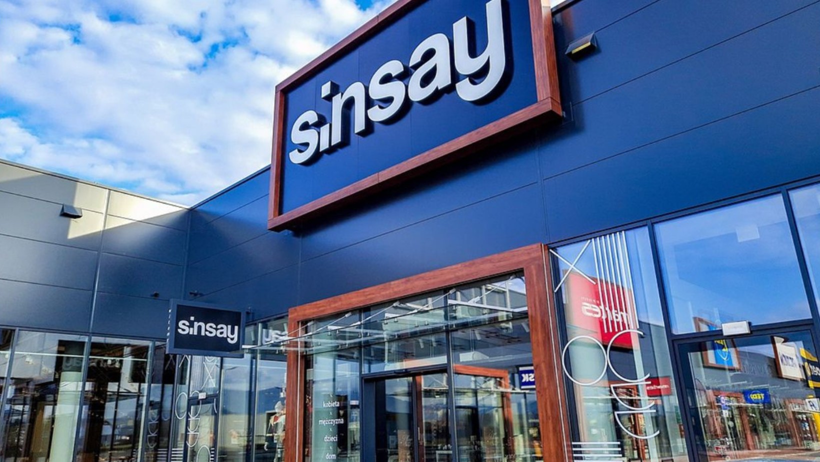 „Osoby posiadające proszone są o zaprzestanie korzystania” – pilny komunikat SINSAY!