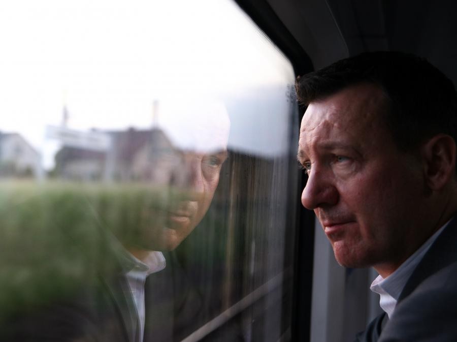 Zauważam, że im jestem starszy, tym mniej lubię mówić. Zwłaszcza …