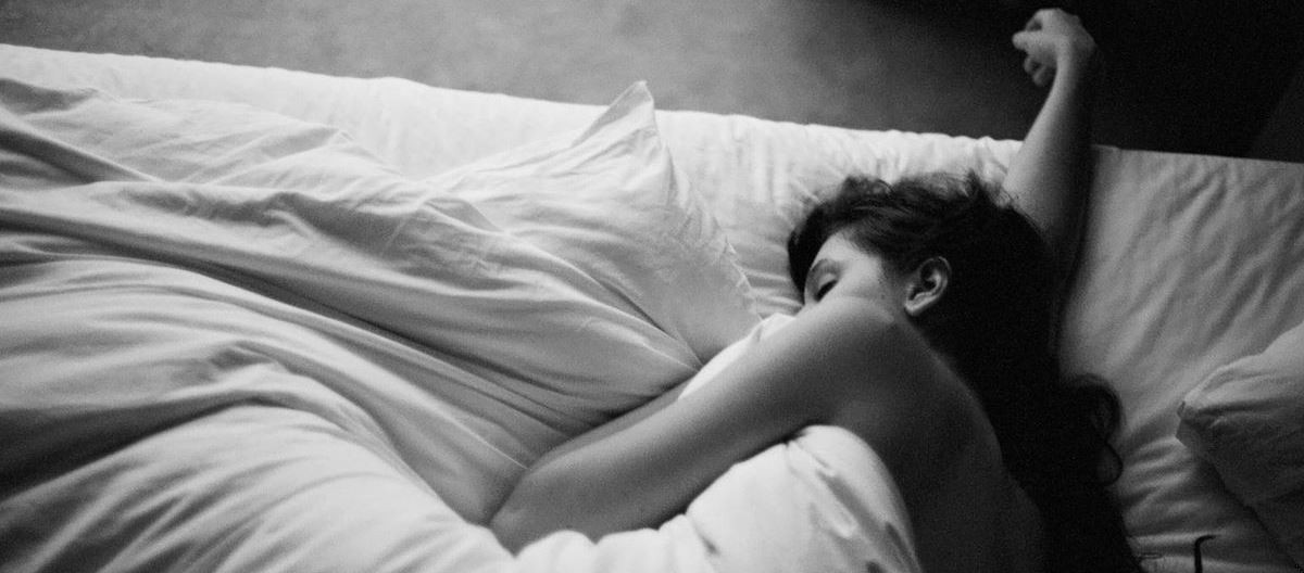 Jest mi nadal bliższa niż ktoś obcy, ale bardziej obca …