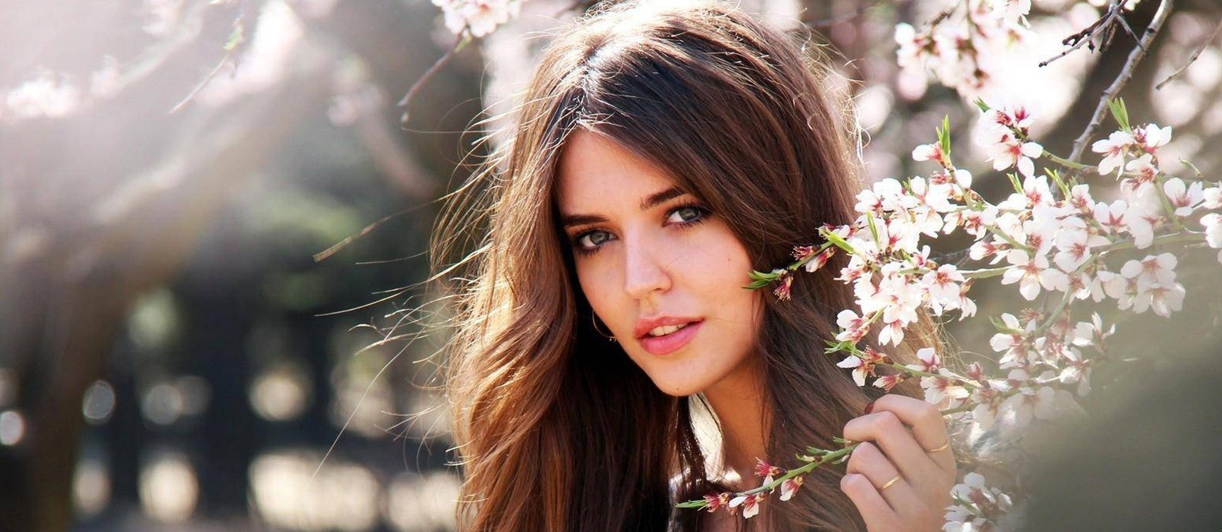 Piękność w kobiecie uczciwej jest jak ogień daleki albo ostry …