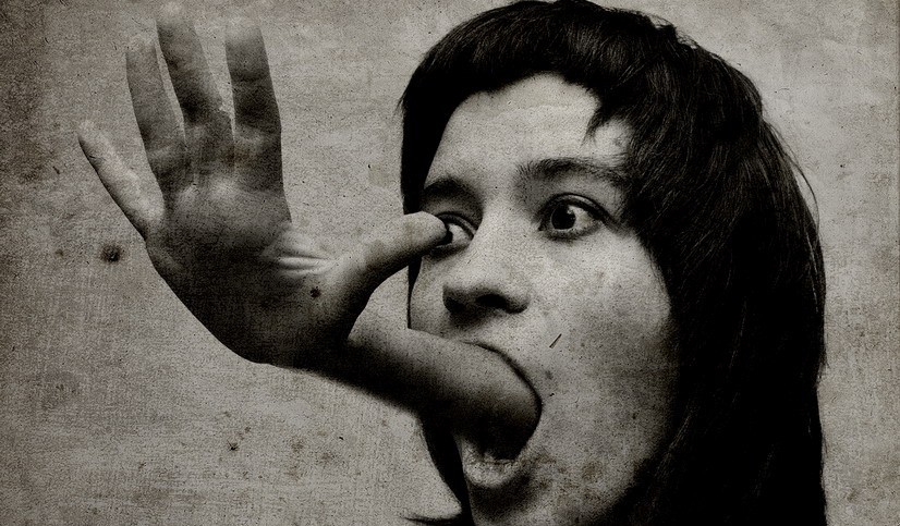 Słowa są jak nitki, potrafiące gmatwać i plątać najprostsze obrazy, …