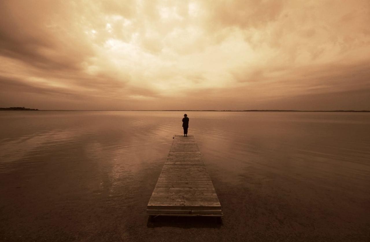 Tylko głupiec by czekał na szczęście, które nie istnieje.