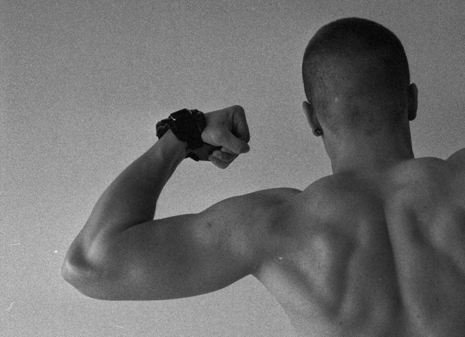 Chłopcem do bicia dla losu jestem, tak, wszyscy jesteśmy.