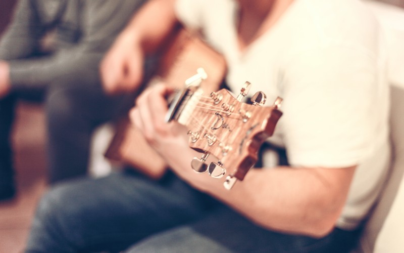 Zadziwiające, jakich rozkazów ludzie słuchają, jeśli tylko użyje się stanowczego, …