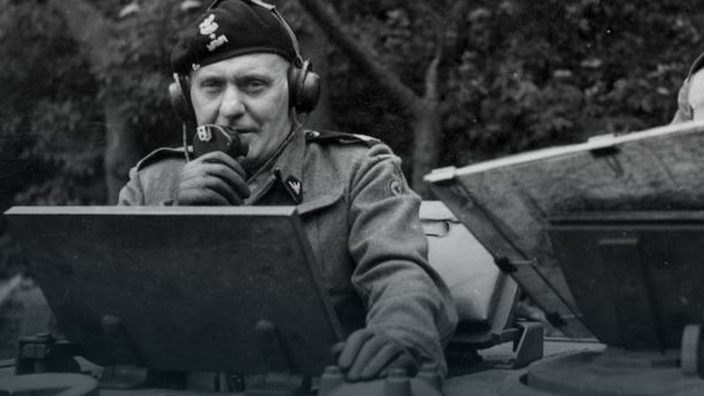 Żołnierz polski walczy o wolność wszystkich narodów, ale umiera tylko …