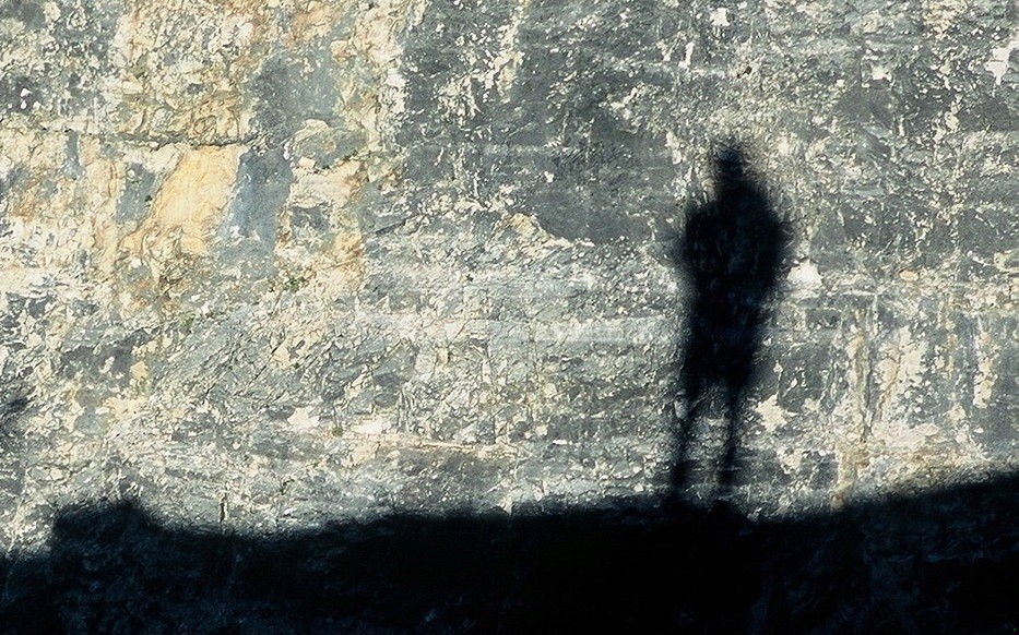 Chciałabym, żeby mój cień wstał i szedł obok mnie.