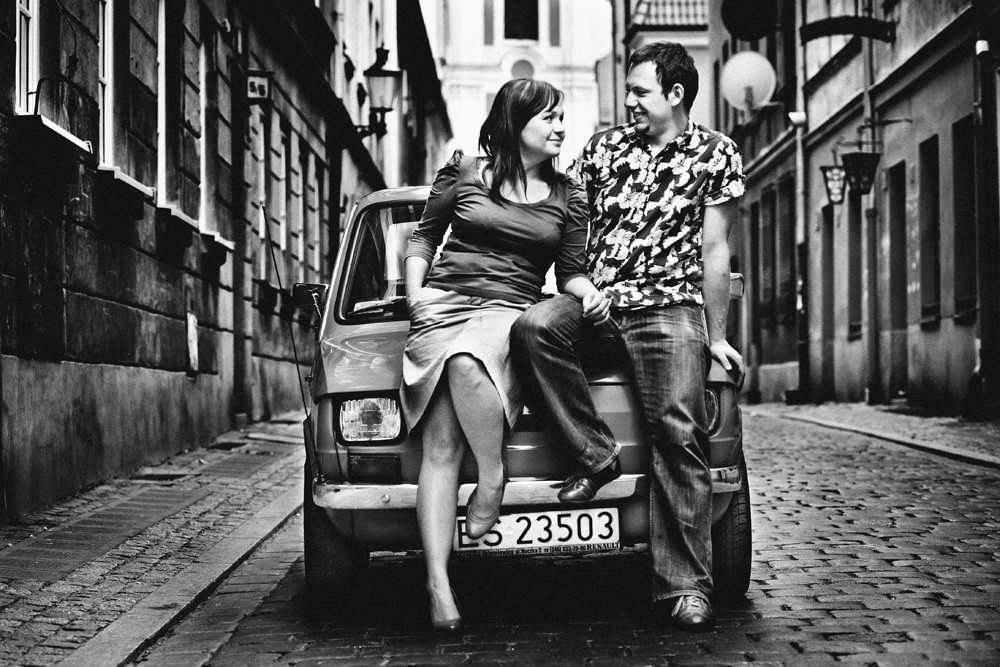 Powiedział: – Kocham cię. Pomyślał: „Mam cię gdzieś”