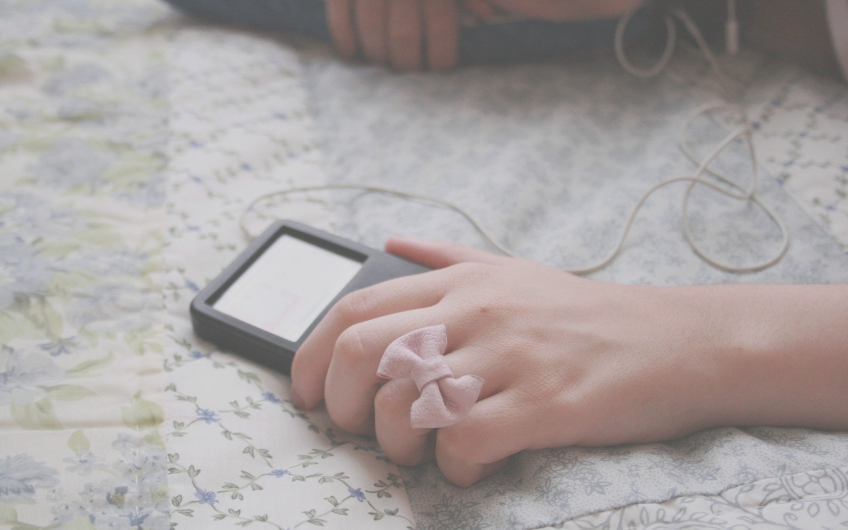 Tak trudno mi zachowywać się właściwie, gdy jestem przy tobie.