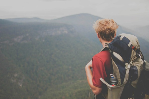 Miłość nie stoi w miejscu, nie czeka jak kamień; trzeba …