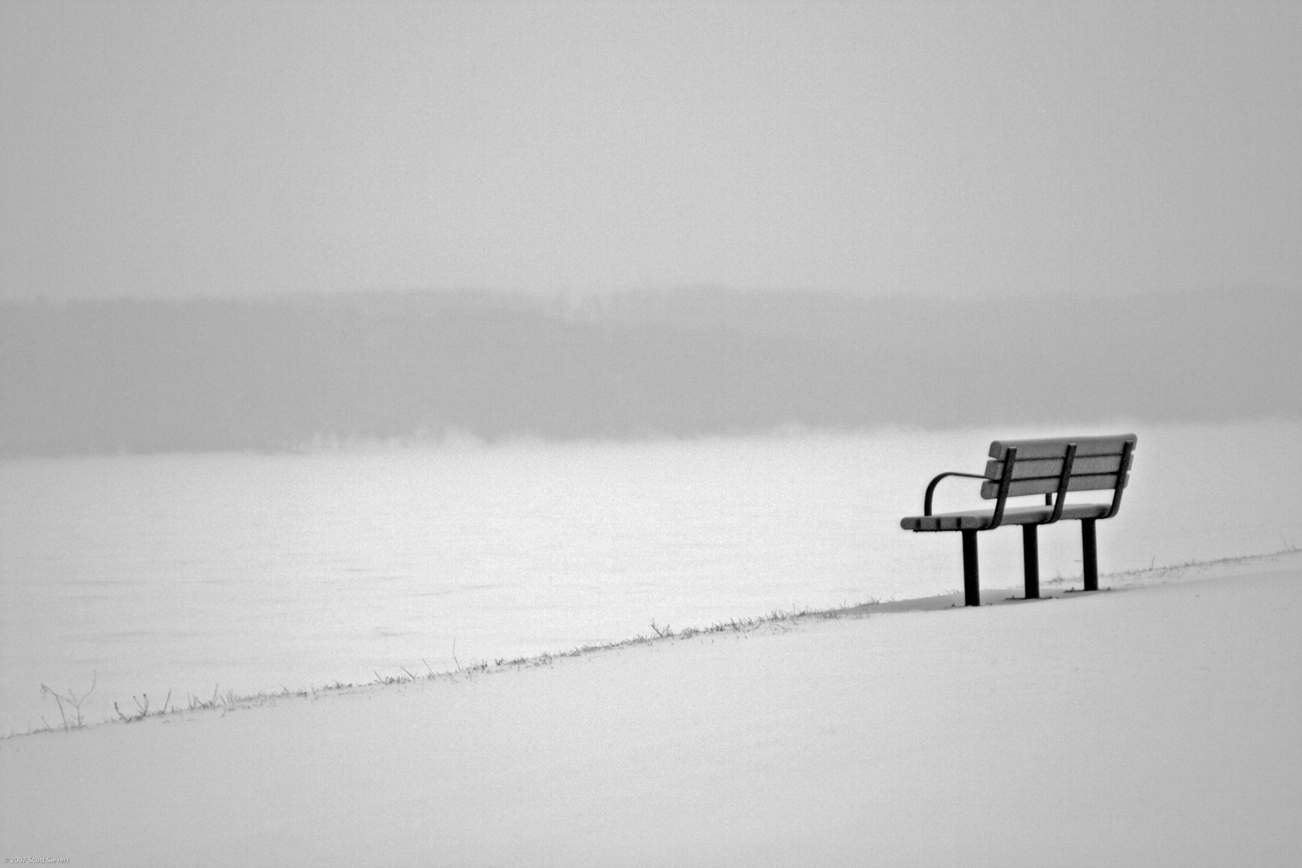 Słowo kaleczy świat, dlatego milczałem.